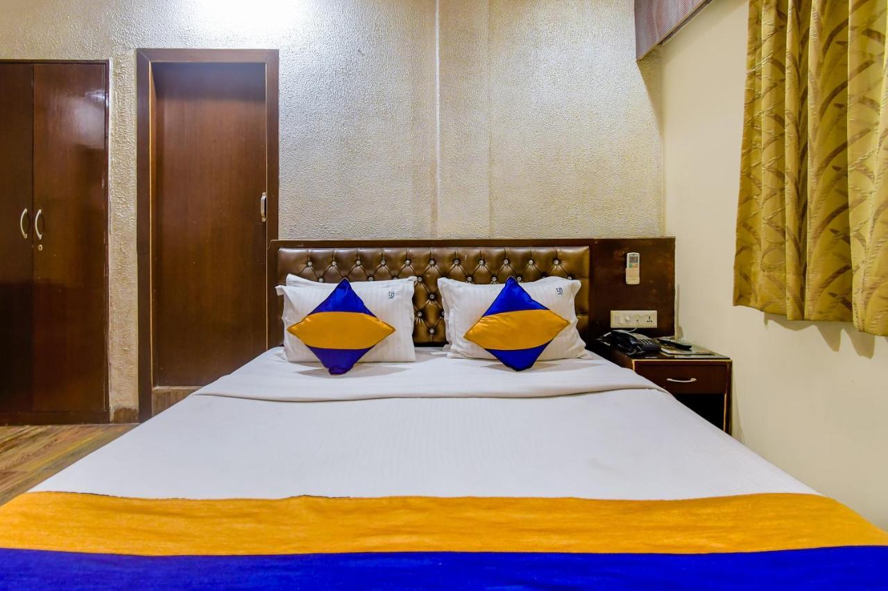 Hotel N S International Kalküta Dış mekan fotoğraf