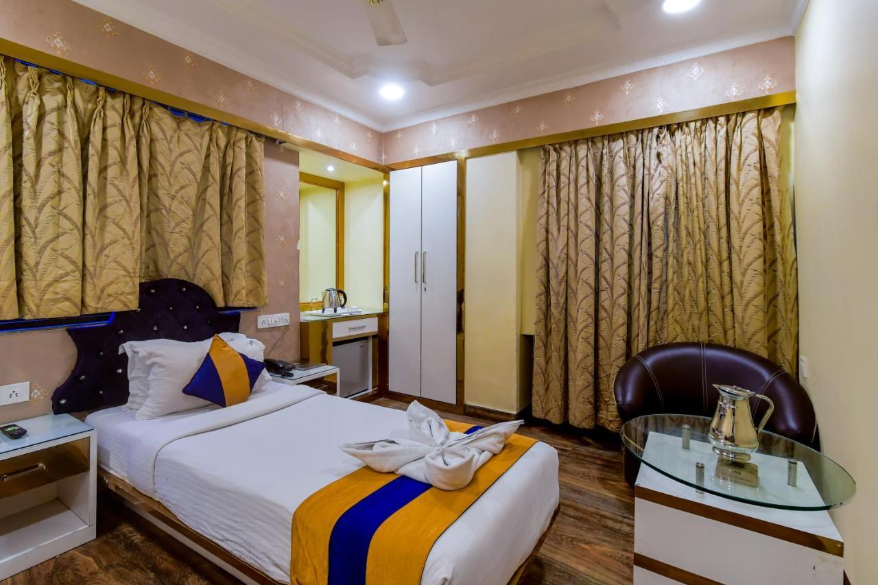 Hotel N S International Kalküta Dış mekan fotoğraf